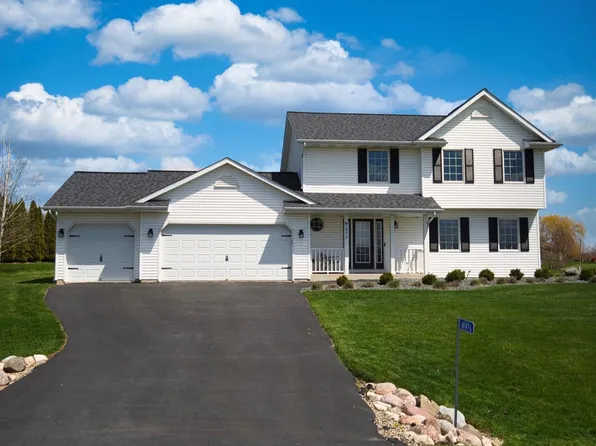 W1976 Fairfield LANE, Sheboygan, WI 53083