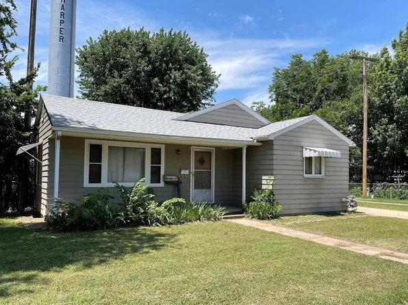 1016 Walnut St, Harper, KS 67058