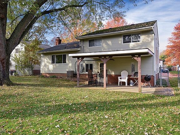 3rd image of 5915 Doxmere Dr