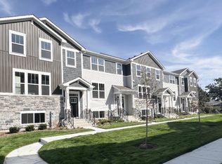 241 Settlers Pl, West Dundee, IL 60118