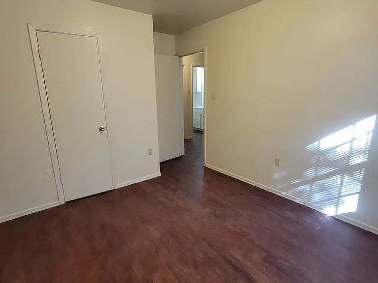 8006 Hobbs Dr — Photo 10