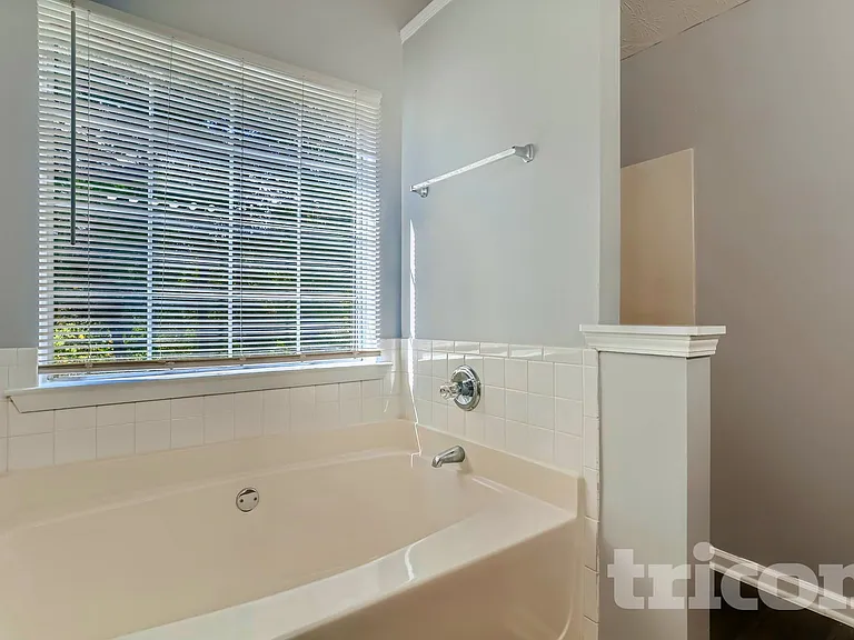 535 Concord Ter — Photo 10