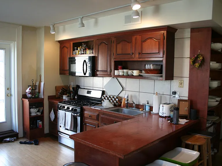 3601 Penn Ave #2 — Photo 4