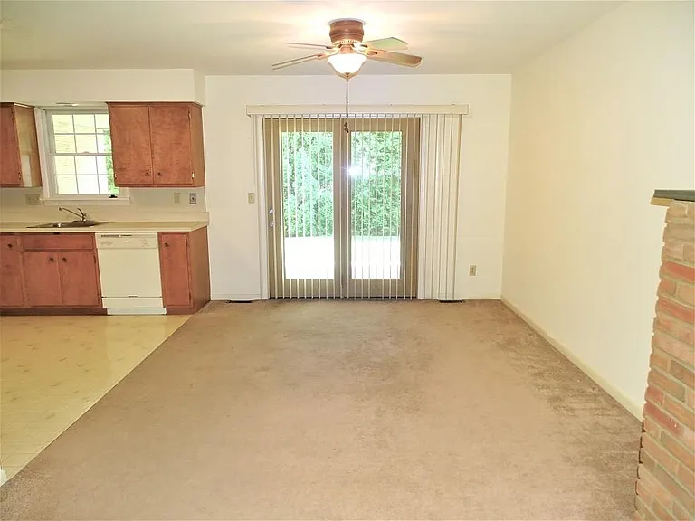 110 Garden Ave — Photo 5