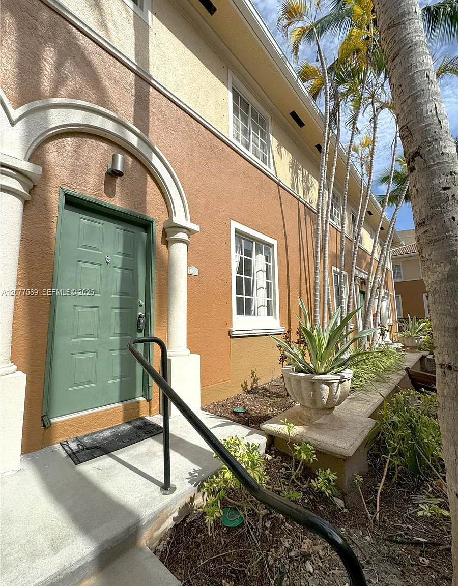 Aventi At Aventura Condo — Photo 1