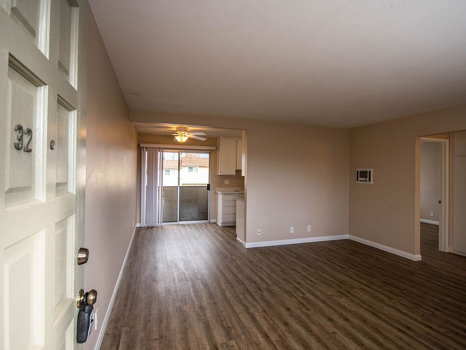 1st image of 2585 Jefferson St #32