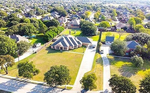 5th image of 1841 Willis Ln