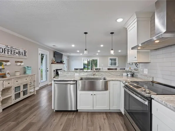 4204 Blackwater Rd, Virginia Beach, VA 23457