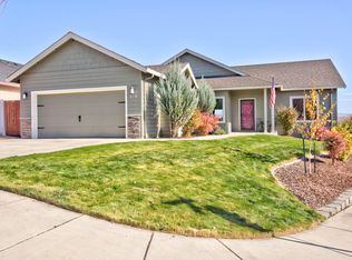 929 Crystal Dr, Eagle Pt, OR 97524