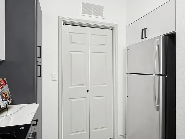 B2U Kitchen B2U Kitchen