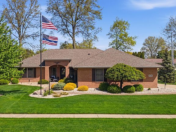 3rd image of 618 Linden Ln
