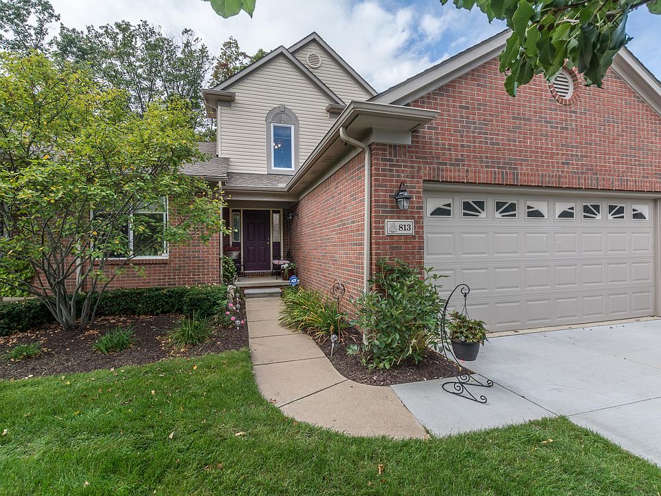 1st image of 813 Oakwood Cir #6