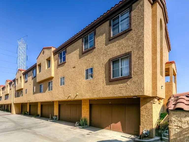 8615 Beverly Blvd #6 — Photo 11