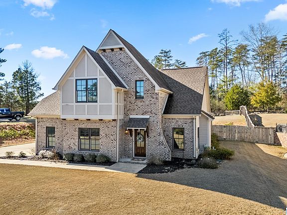 2nd image of 312 Willow Leaf Cir