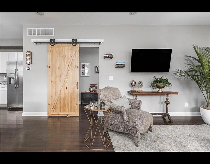 829 S Randolph St — Photo 13
