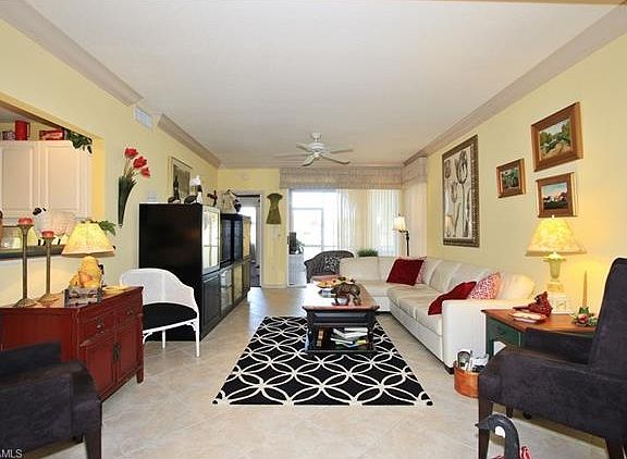 3rd image of 6860 Huntington Lakes Cir APT 102