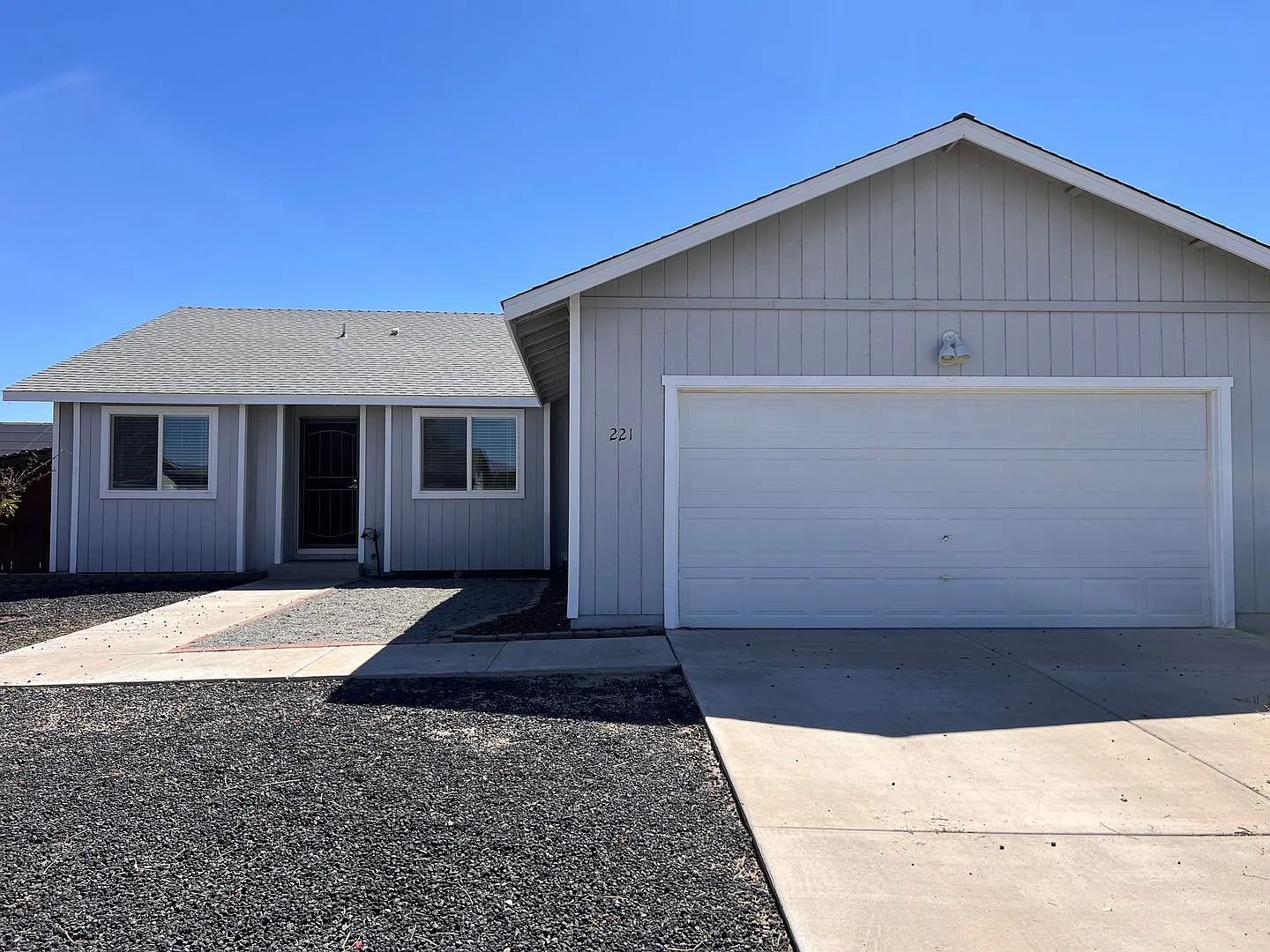 4 Bedroom 2 Bath Home in Fernley — Photo 1
