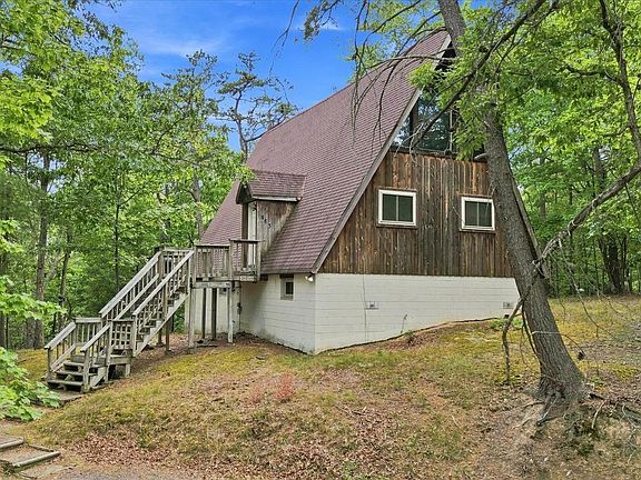 3rd image of 863 Lee Rd