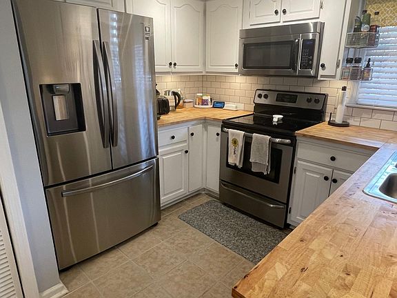 2nd image of 1410 Liberty Dr Unit 1410