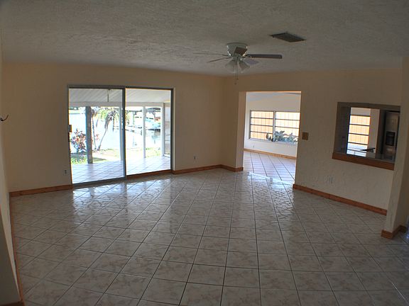 3rd image of 1005 Waikiki Dr