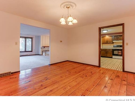 5th image of 161 Darley Dr