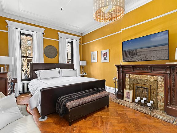 5th image of 688 Putnam Ave #1