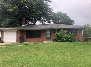 403 N 37th St, Belleville, IL 62226