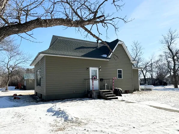 316 W Pine St, Sisseton, SD 57262
