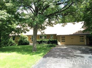 6018 N Wickwood Rd, Peoria, IL 61614