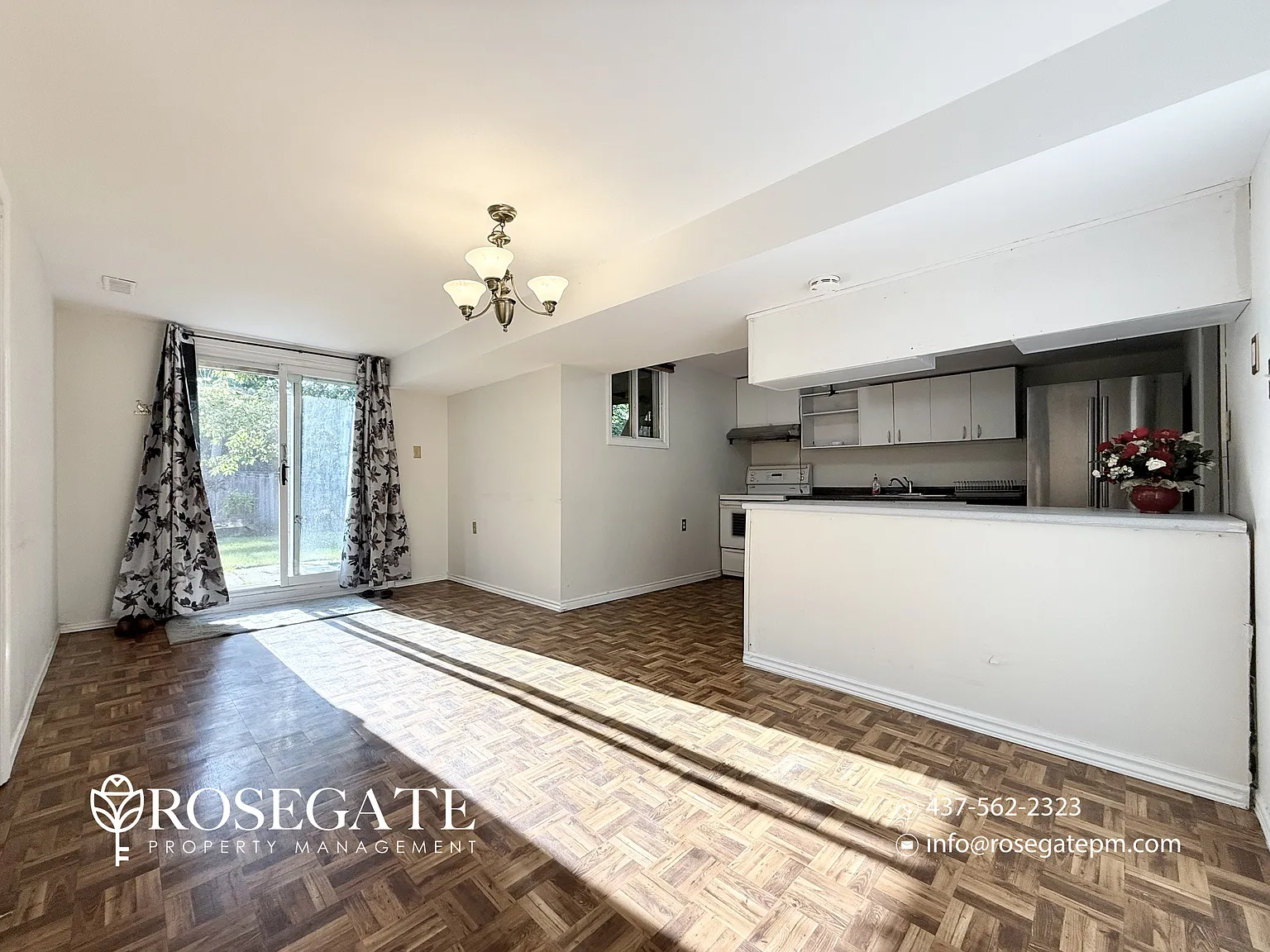 2370 Strathmore Crescent Pickering — Photo 3