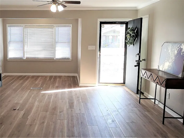 2309 Calray Ave SW — Photo 4