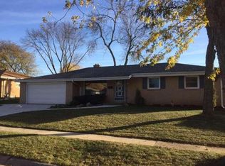 5552 Lory Dr, Greendale, WI 53129