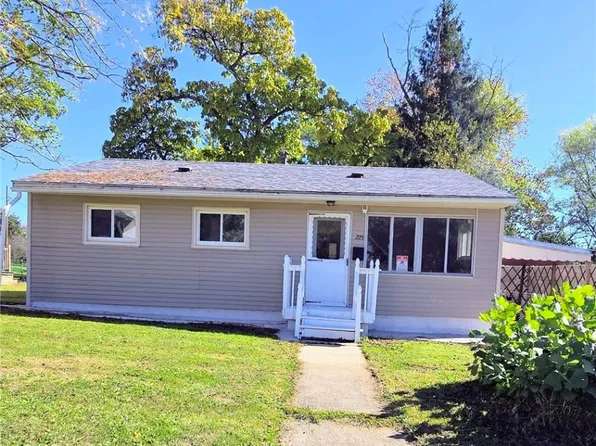 223 Emerson Ave, Farrell, PA 16121