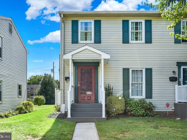 667 Eshelman St, Highspire, PA 17034