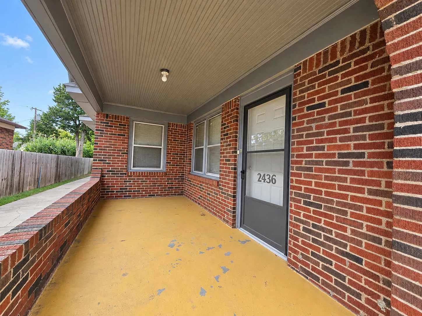 2 bed, 888 sqft, $1,200 — Photo 2