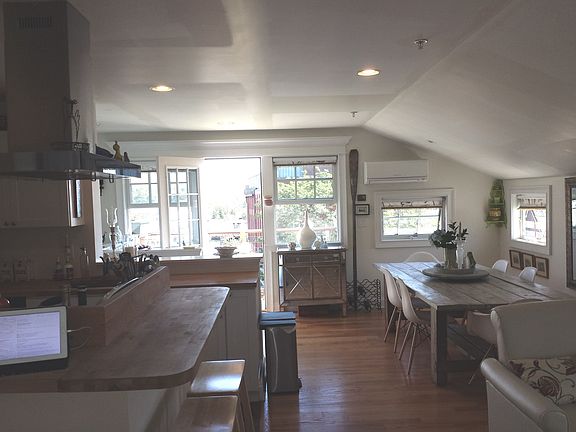 living area wiith view