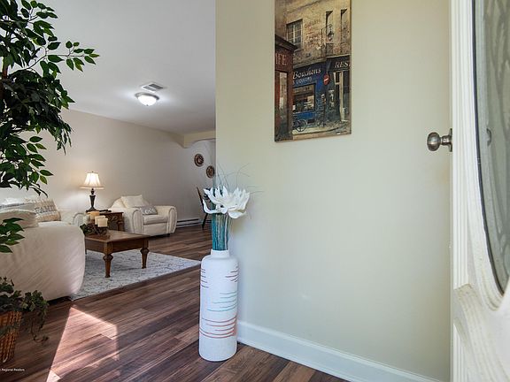 4th image of 88B Dorchester Dr #1002