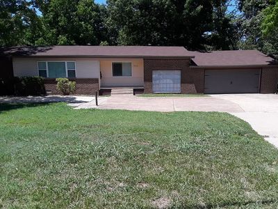 5976 E Huntsville Rd, Fayetteville, AR, 72701