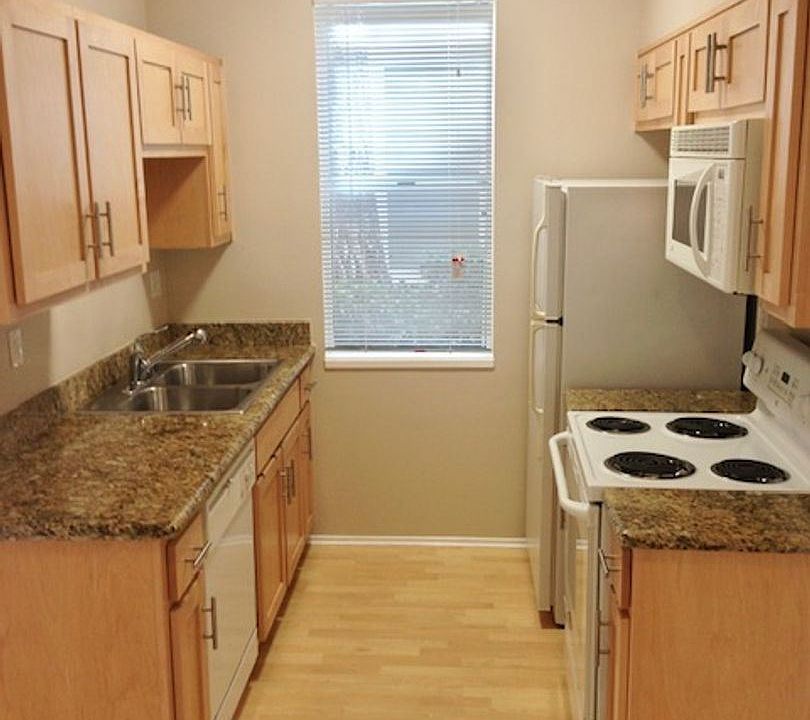 1st image of 9 Marina Lakes Dr