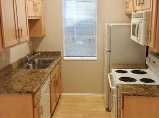 9 Marina Lakes Dr, Richmond, CA 94804