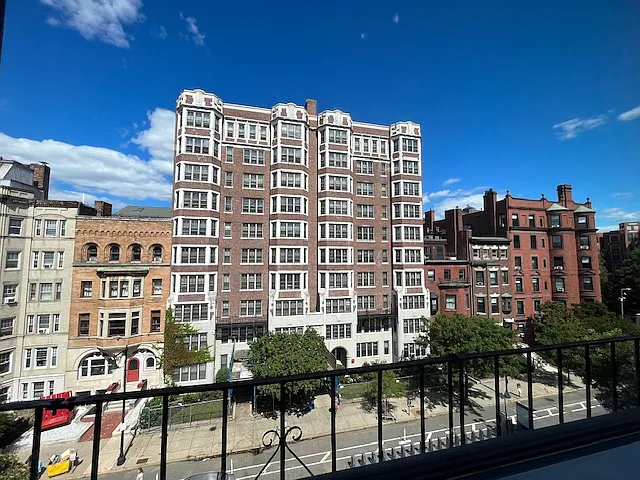 Building Photo - 507 Beacon St #12
