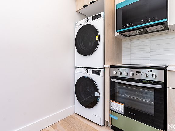 5th image of 193 Graham Ave #4Y