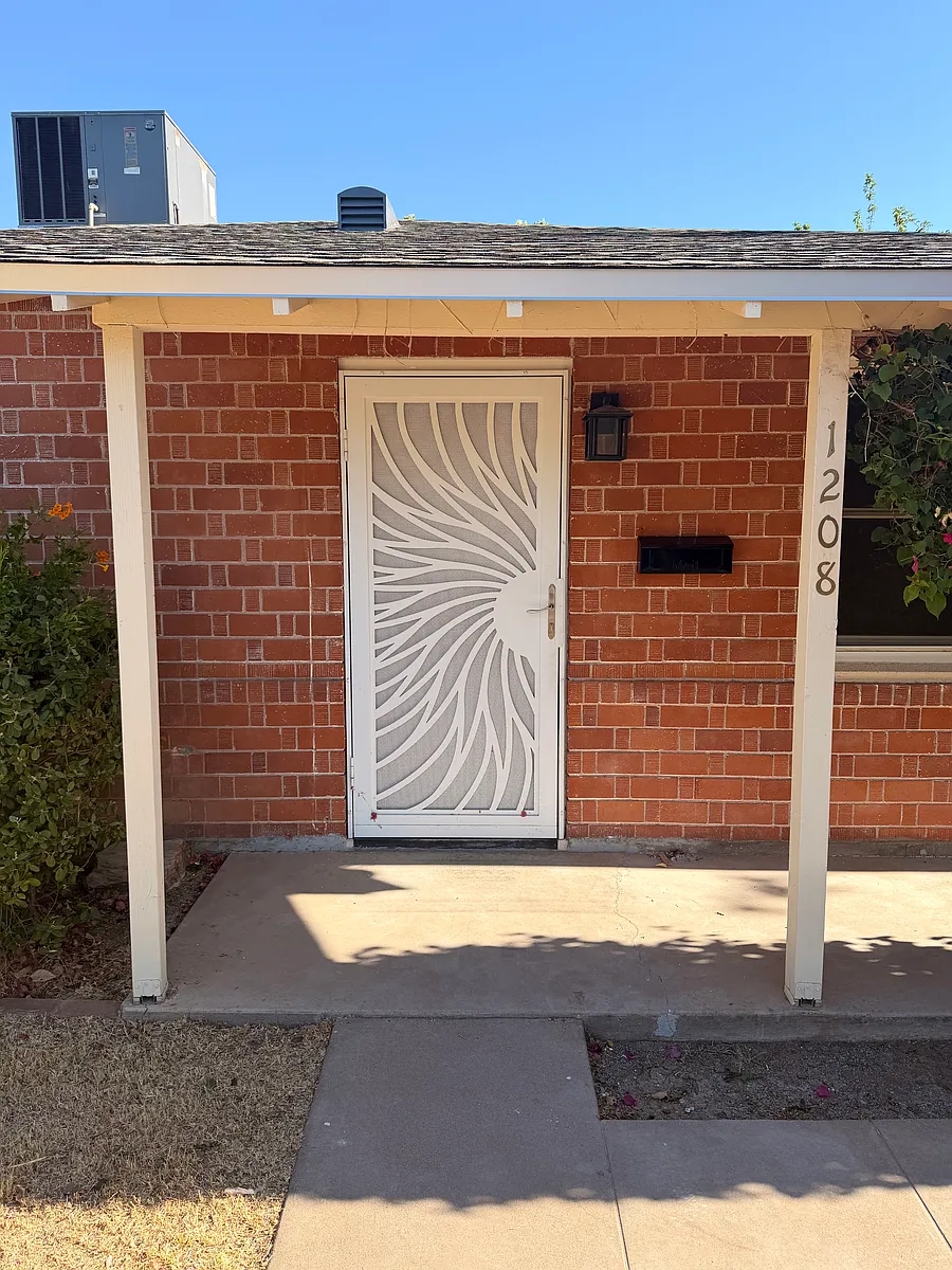 Building Photo - 1208 E Colter St
