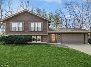 275 Cunningham Ln, Bloomingdale, IL 60108