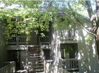 9434 S Lake Ridge Dr, Bloomington, IN 47401