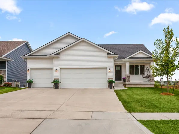 1824 Crabapple Ln, Granger, IA 50109
