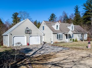 20 Emard Ln, Springvale, ME 04083