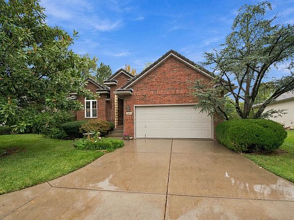 2nd image of 2833 N Plumthicket Cir