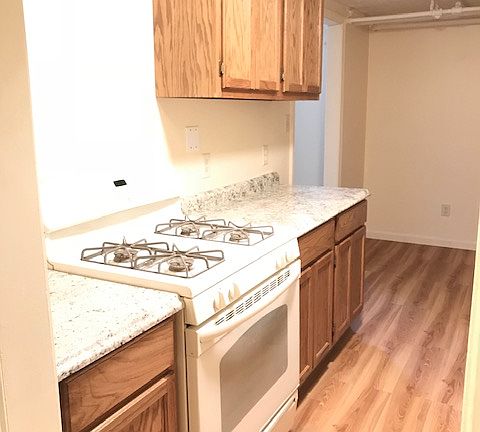 4th image of 310 Romany Rd