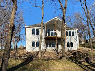 1311 SW Winport Dr, Blue Springs, MO 64015